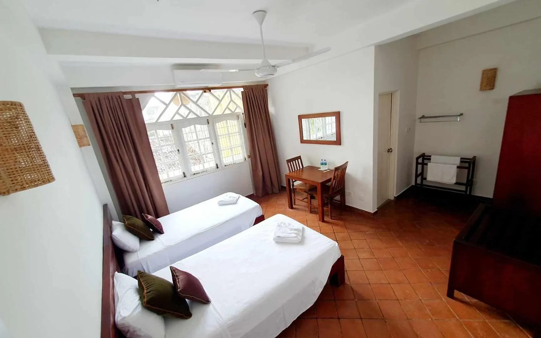 Mountbaylk Hotel Dehiwala-Mount Lavinia 3*,